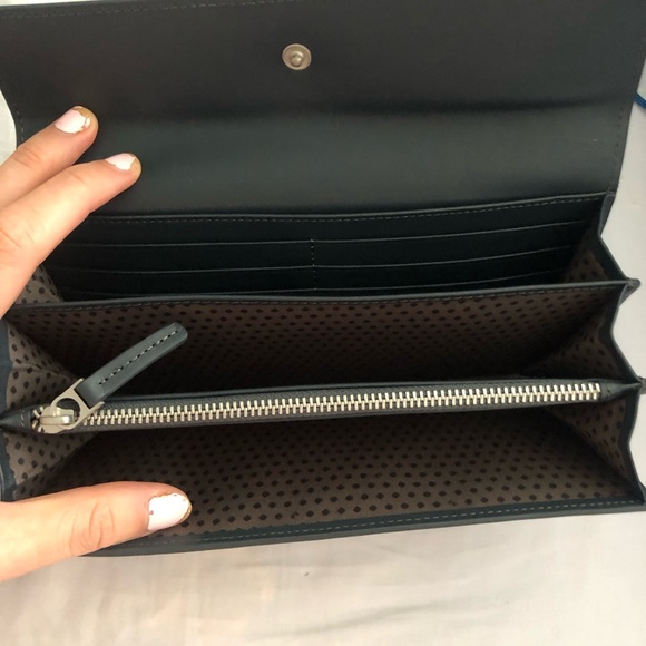 NWT Moleskine Leather Zip Wallet in Black and Navy - Picture 3 of 3